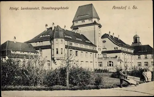 Ak Arnsdorf in Sachsen, Königl. Landesanstalt, Verwaltungsgebäude