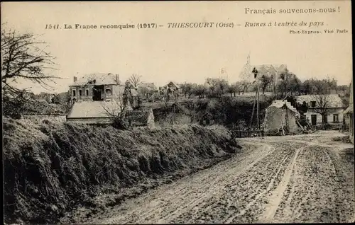 Ak Thiescourt Oise, Ruines a l'Entree du pays