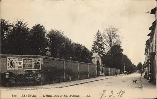 Ak Beauvais Oise, L'Hotel Dieu et Rue d'Amiens