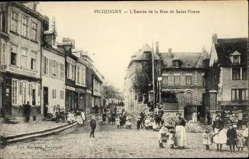 Ak Picquigny Somme, L'Entree de la Rue de Saint Pierre