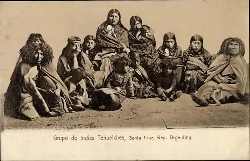 Ak Santa Cruz Argentinien, Grupo de Indias Tehuelches, Gruppenbild der Indianer