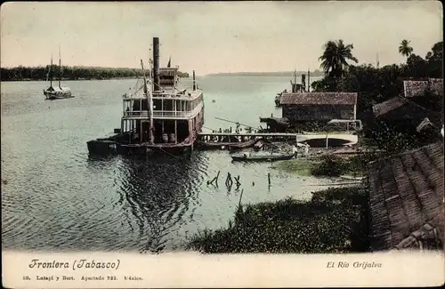Ak Frontera Centla in Tabasco in Mexiko, El Rio Grijalva, Dampfer am Anleger