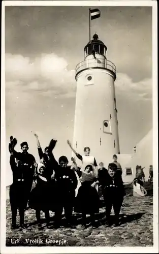 Foto Ak Urk Flevoland Niederlande, Partie am Leuchtturm