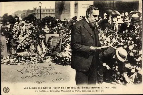 Ak Paris VIII, Arc de Triomphe, Tombeau du Soldat Inconnu 1921, Les Eleves des Ecoles Pigier