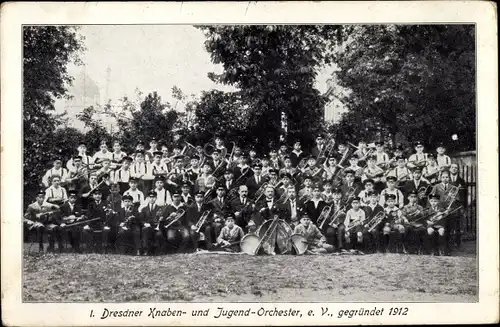 Ak Dresden, 1. Knaben und Jugend Orchester gegründet 1912, Gruppenbild mit Instrumenten
