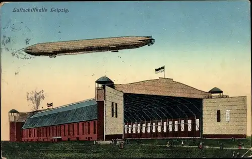 Ak Zeppelin über der Luftschiffhalle Leipzig