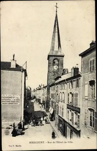 Ak Mirecourt Lothringen Vosges, Rue de L'Hotel-de-Ville, Kirche