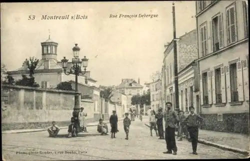 Ak Montreuil sous Bois Seine Saint Denis, Rue Francois Debergue, Anwohner, Laterne