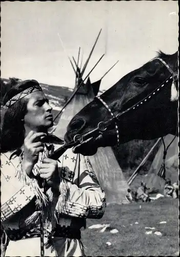 Ak Schauspieler Pierre Brice, Pferd, Tipi, Indianer, Filmszene