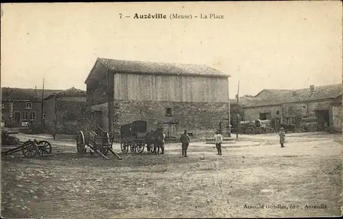 Ak Auzéville en Argonne Meuse, La Place