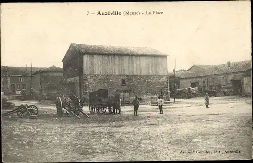 Ak Auzéville en Argonne Meuse, La Place