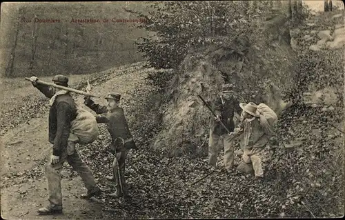 Ak Nos Douaniers, Arrestation de Contrebandiers, Schmuggler