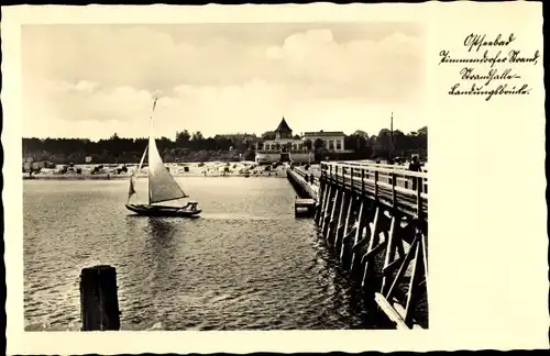 Ak Timmendorfer Strand in Ostholstein, Strandpartie mit Brücke, Segelboot