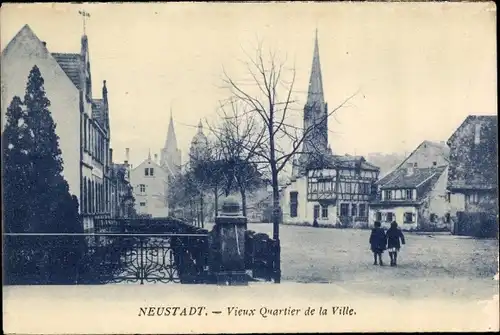 Ak Neustadt Haardt a.d.Weinstrasse, altes Stadtviertel, Straßenansicht mit Kindern