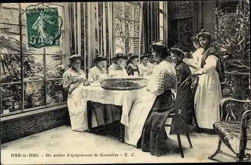Ak Bar le Duc Meuse, Un atelier d'epepineuses de Groseilles