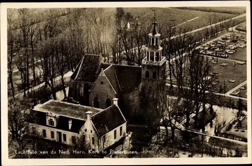 Ak Pieterburen Groningen Niederlande, Ned. Herv. Kerk, Fliegeraufnahme