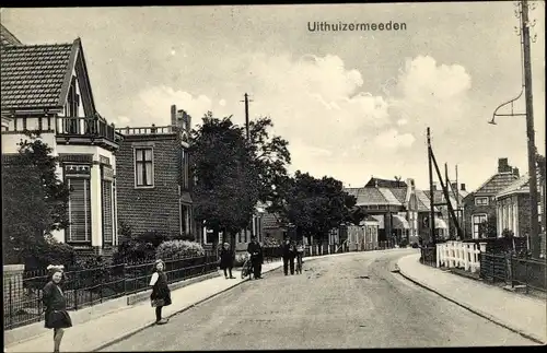 Ak Uithuizermeeden Groningen, Straßenpartie