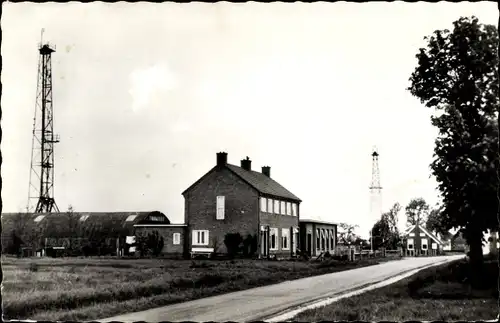 Ak Westerlee Groningen, Boortorens, Straßenpartie
