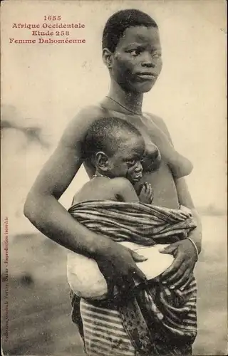 Ak Afrique Occidentale, Femme Dahomeenne, barbusige Frau mit Kind