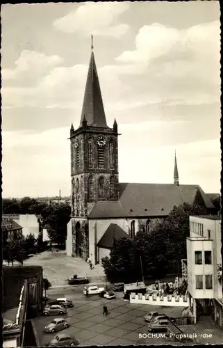Ak Bochum im Ruhrgebiet, Seitenansicht der Probsteikirche, Parkplatz