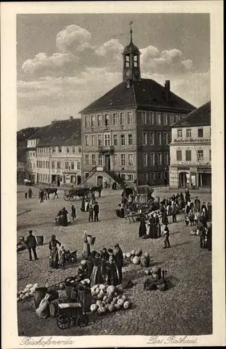 Ak Bischofswerda im Kreis Bautzen, Das Rathaus, Markt
