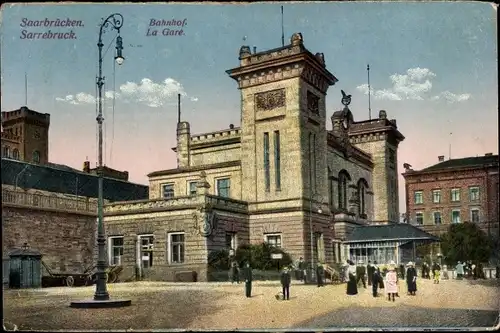 Ak Saarbrücken im Saarland, Bahnhof