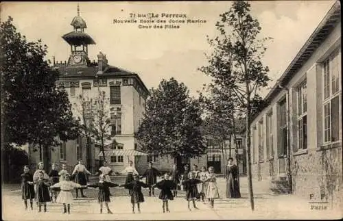 Ak Perreux Val de Marne, Nouvelle Ecole des Jones Marins, Cour des Filles