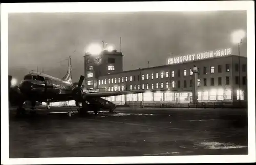 Ak Frankfurt am Main, Flughafen bei Nacht, Passagierflugzeug