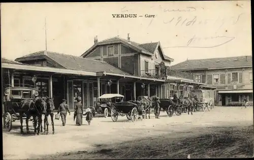 Ak Verdun Meuse, La Gare, Kutschen