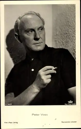 Ak Schauspieler Peter Voss, Portrait, Zigarette