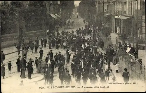 Ak Vitry sur Seine Val de Marne, Avenue des Ecoles