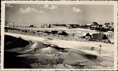 Ak Altenberg im Erzgebirge, Teilansicht im Winter, Skiläufer