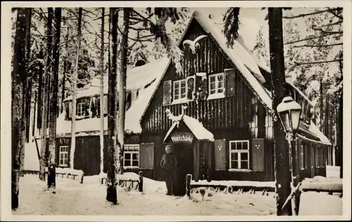 Ak Altenberg im Osterzgebirge, alte historische Waldschänke Raupennest im Winter