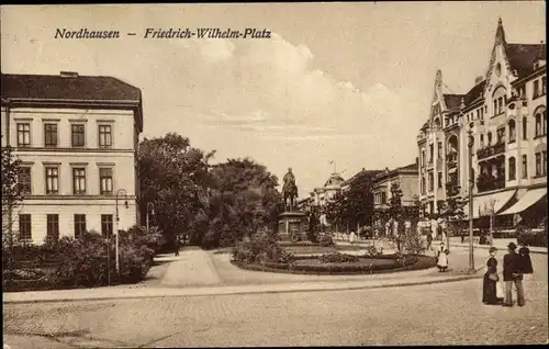 Ak Nordhausen am Harz, Friedrich Wilhelm Platz m. Denkmal