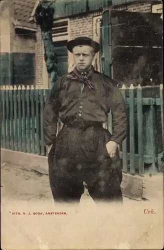 Ak Urk Flevoland Niederlande, Mann in Tracht