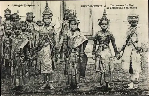 Ak Phnom Penh Kambodscha, Danseuses du Roi dans le mouvement de la danse, Tänzerinnen