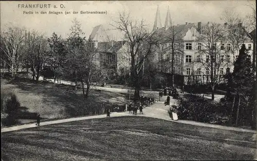 Ak Frankfurt an der Oder, Partie in den Anlagen an der Berlinerstraße