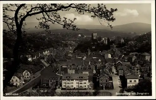 Ak Sonnenberg Wiesbaden in Hessen, Blick auf den Ort mit Burgruine