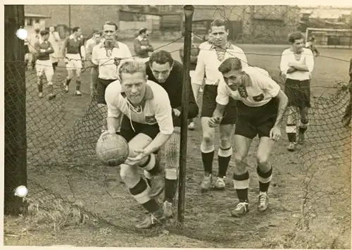 Foto Berlin, Deutsche Mannschaft gegen Tennis Borussia, Probespiel, 12.7.1942, Sing, Jahn, Arlt