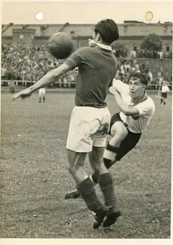Foto Berlin, Deutsche Mannschaft gegen Tennis Borussia, Probespiel, 12.7.1942, Podratz, Decker
