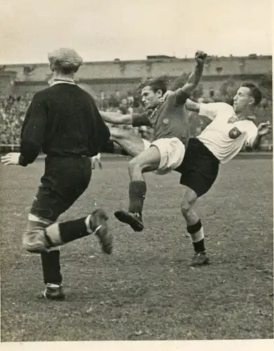 Foto Berlin, Deutsche Mannschaft gegen Tennis Borussia, Probespiel, 12.7.1942, Podratz,Decker,Thiele