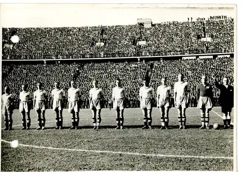 Foto Berlin Olympiastadion, Länderspiel Deutschland Schweden 20.9.1942, schwed. Mannschaft