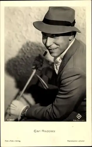 Ak Schauspieler Carl Raddatz, Portrait, Hut