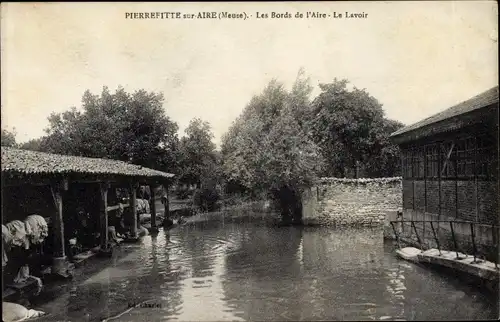 Ak Pierrefitte sur Aire Meuse, Les Bords de l'Aire, Le Lavoir