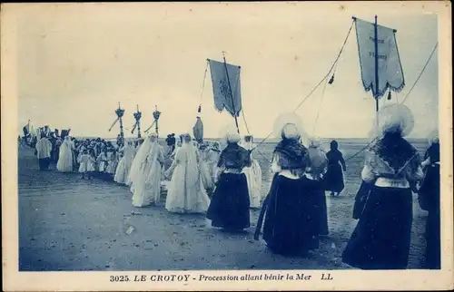 Ak Le Crotoy Somme, Procession allant benir la Mer