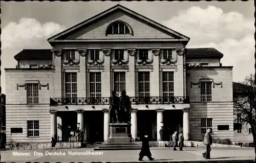 Ak Weimar in Thüringen, das Deutsche Nationaltheater