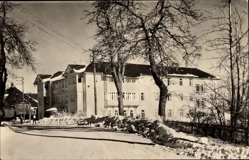 Ak Oberhof im Thüringer Wald, FDGB-Erholungsheim Georgi Dimitroff bei Schnee im Winter