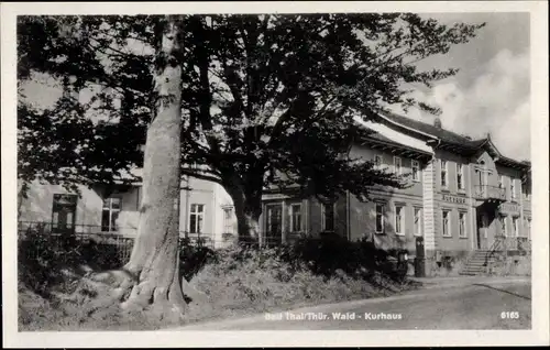 Ak Bad Thal Ruhla im Wartburgkreis Thüringen, Blick auf Kurhaus, Straßenseite, Baum