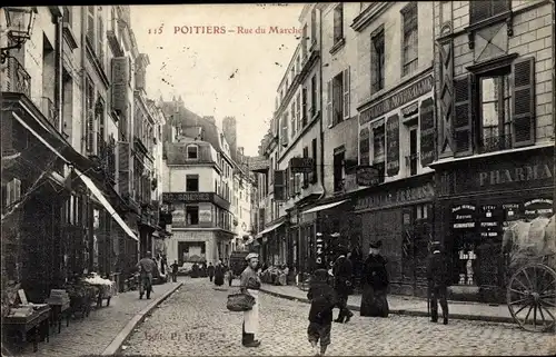 Ak Poitiers Vienne, Rue du Marche, Pharmacie
