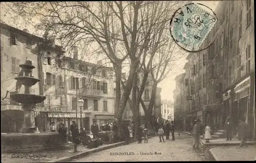 Ak Brignoles Var, Grande Rue, Passanten